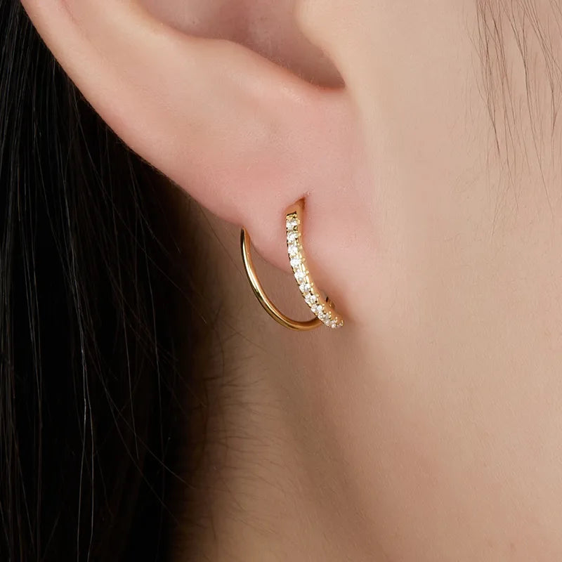 Gold round earrings