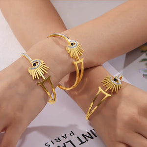 Gold Retro Eye Bracelet