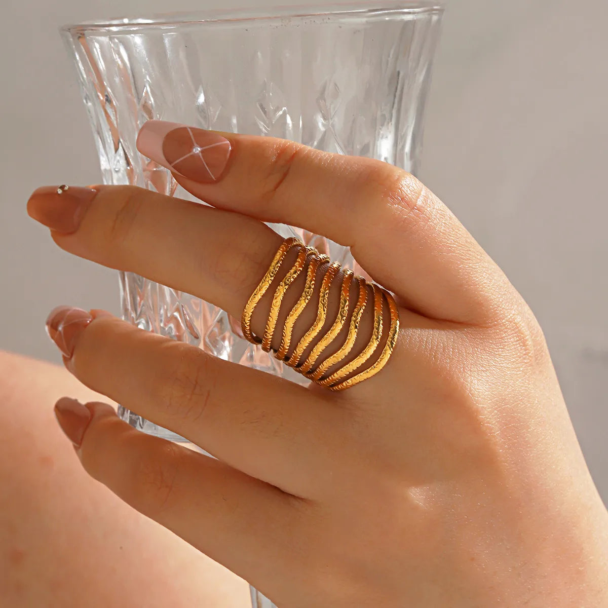 Gold chunky lines ring