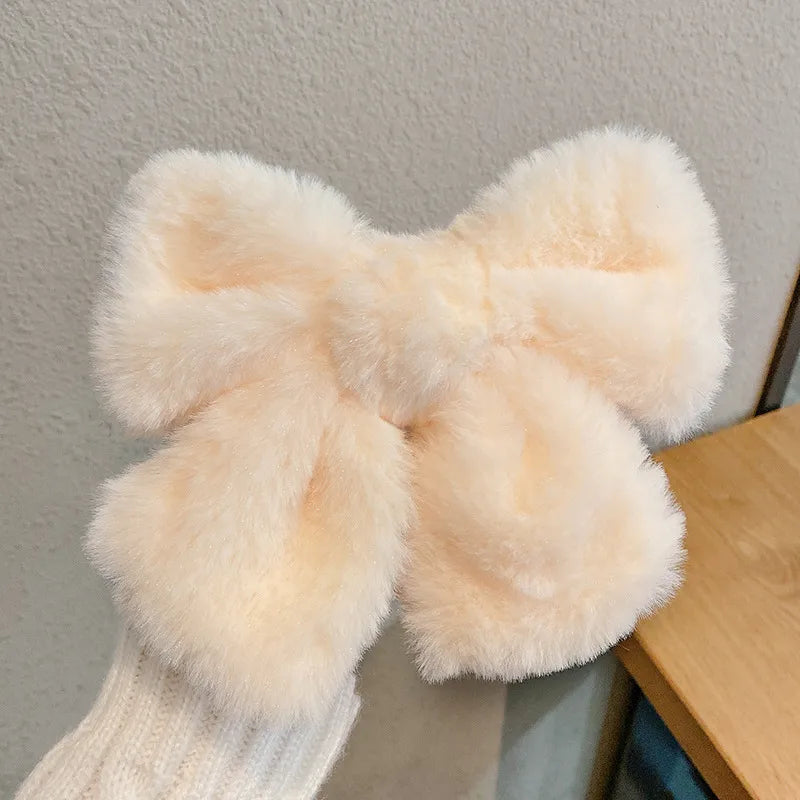 Big Plush Bow Hairclip