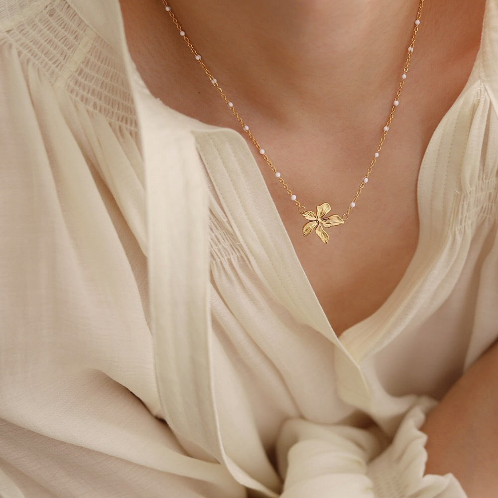 Gold Flower Chain Neckpiece