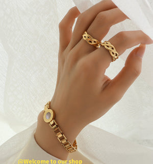 Roman Shell Bracelet