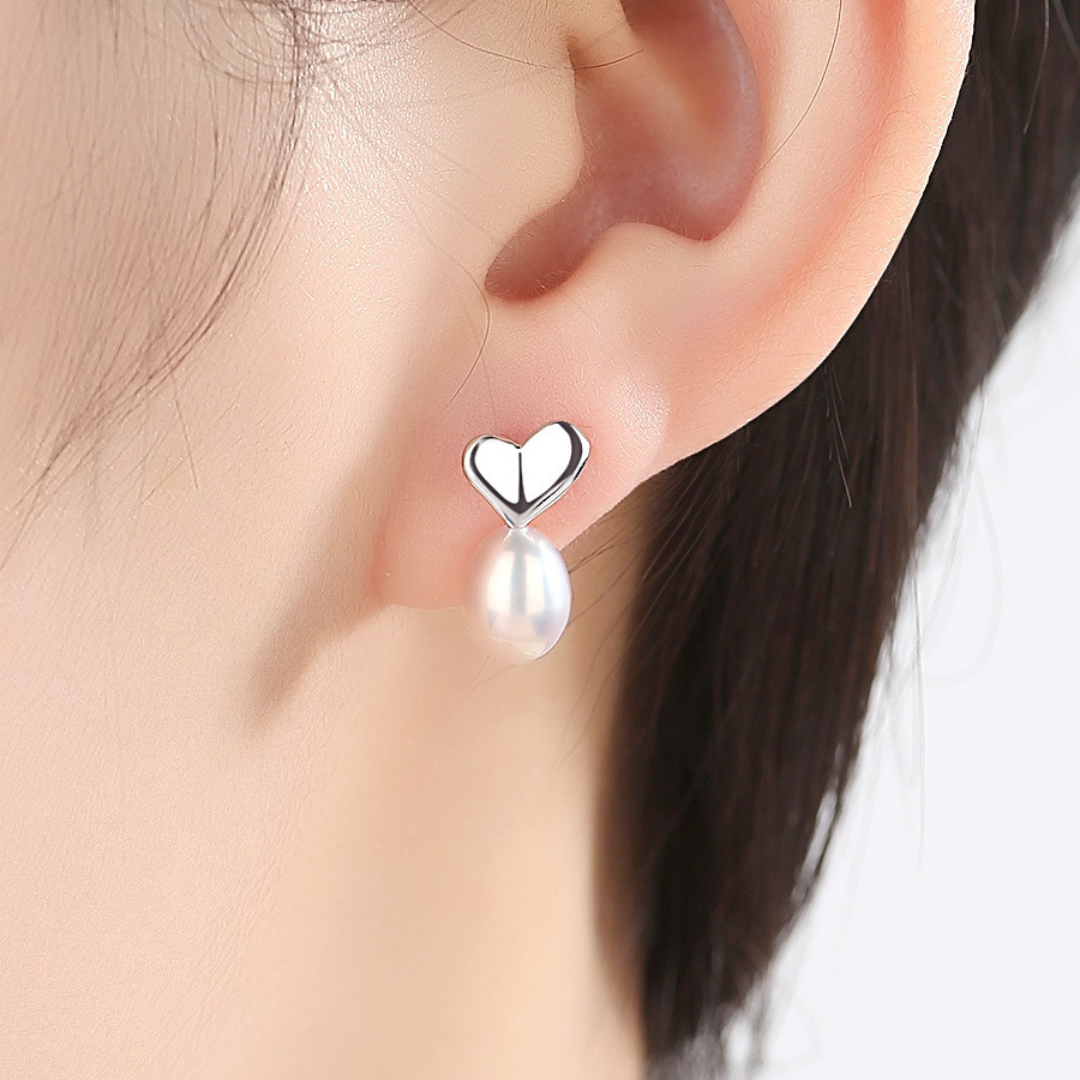 PEARL HEART STUDS