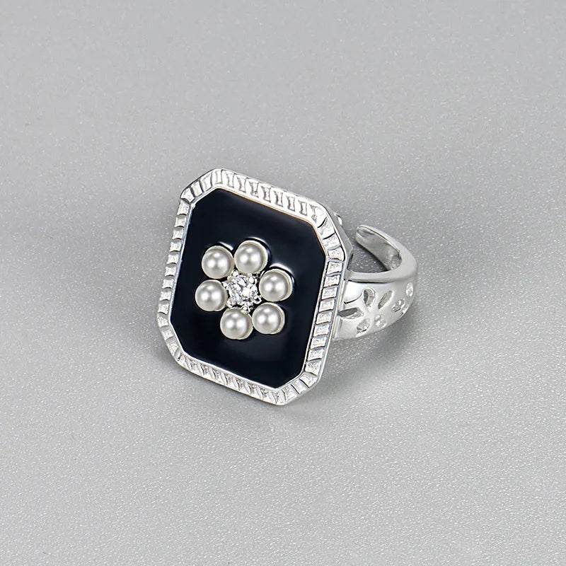 Vintage Flower Rhinestone Ring