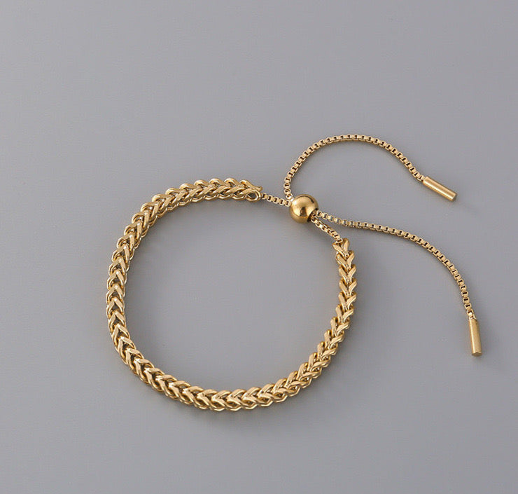 Gold Knot Chain Bracelet