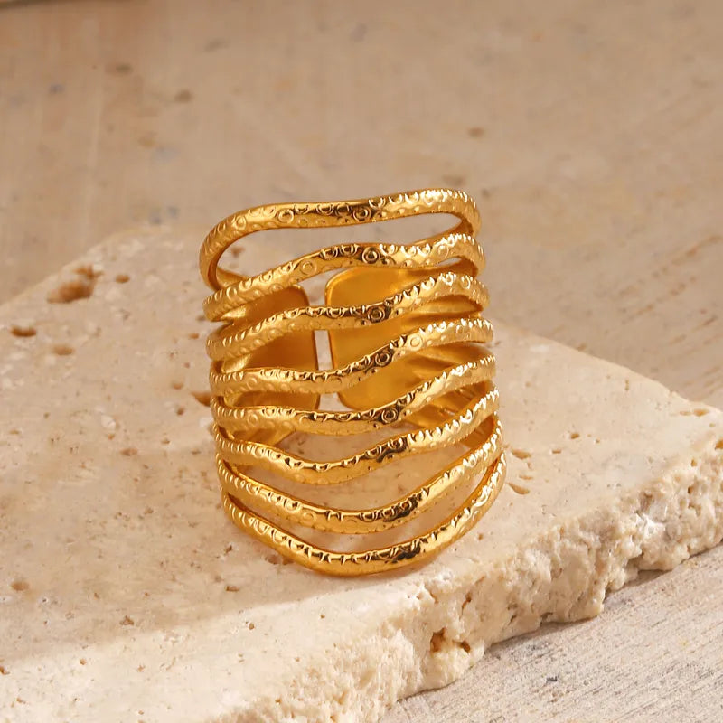 Gold chunky lines ring