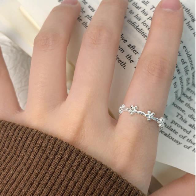 Silver Mini Flowers Ring