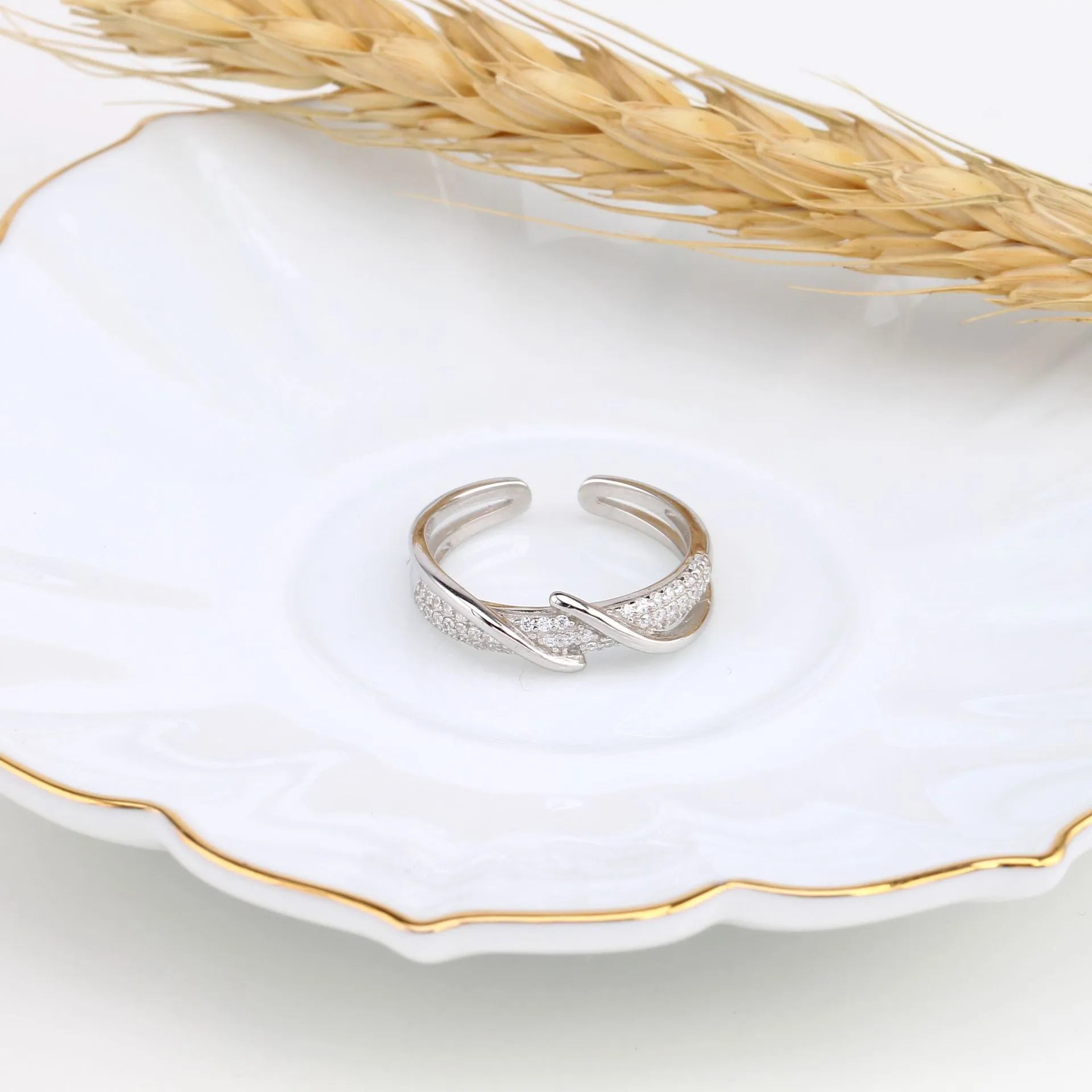 Silver Twirl Ring