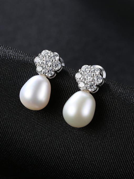 PEARL FLOWER STUDS