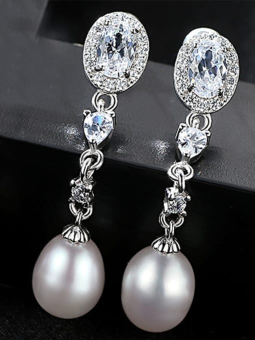 PEARL DROP EARRING