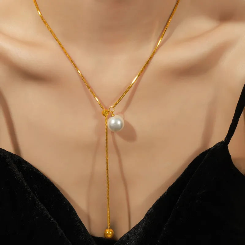 Pearl Asymmetrical Neckpiece