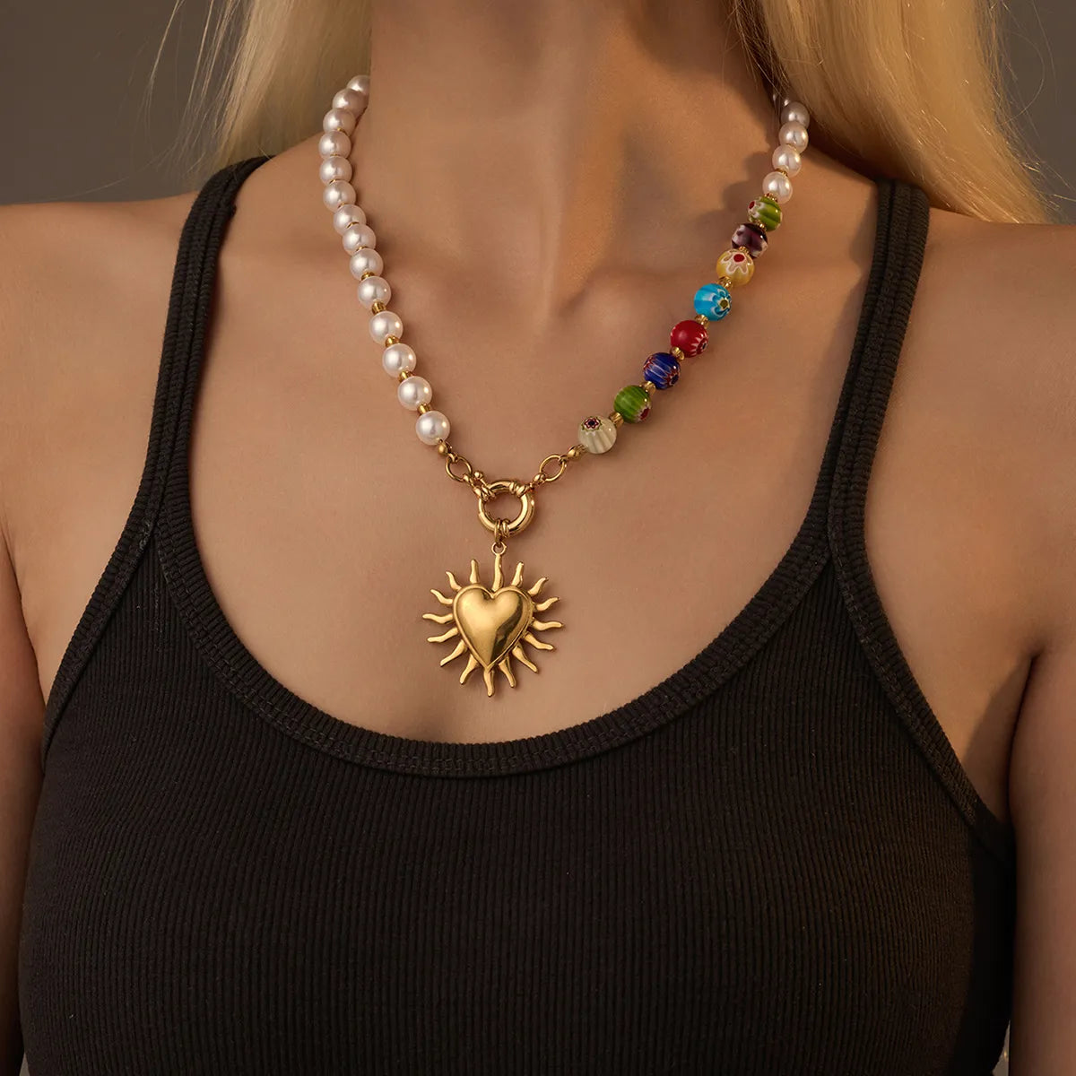 Pearls Heartshine Neckpiece